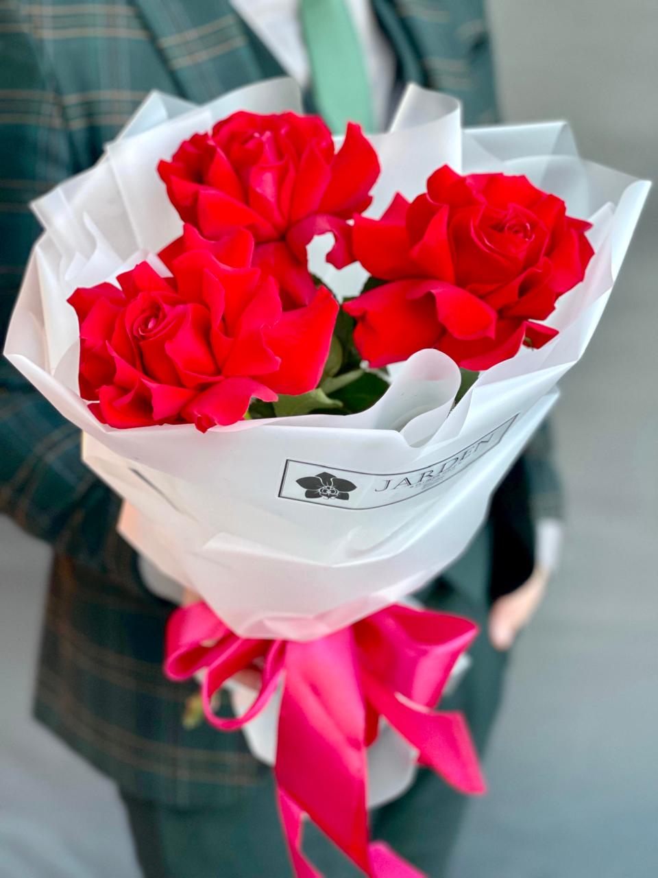 Моно букет №89 (3 французские розы)