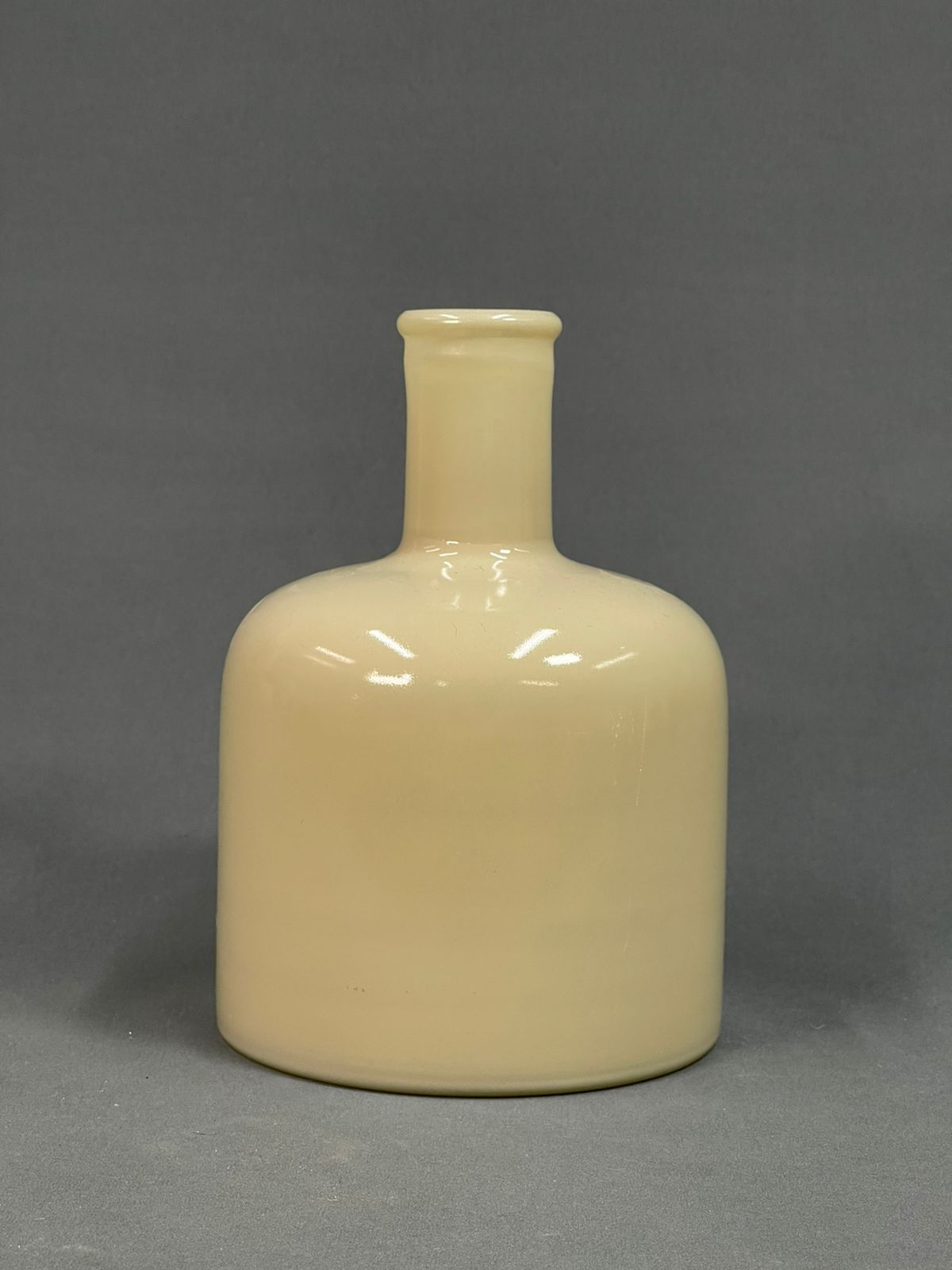 Ваза Айвори Бутылка