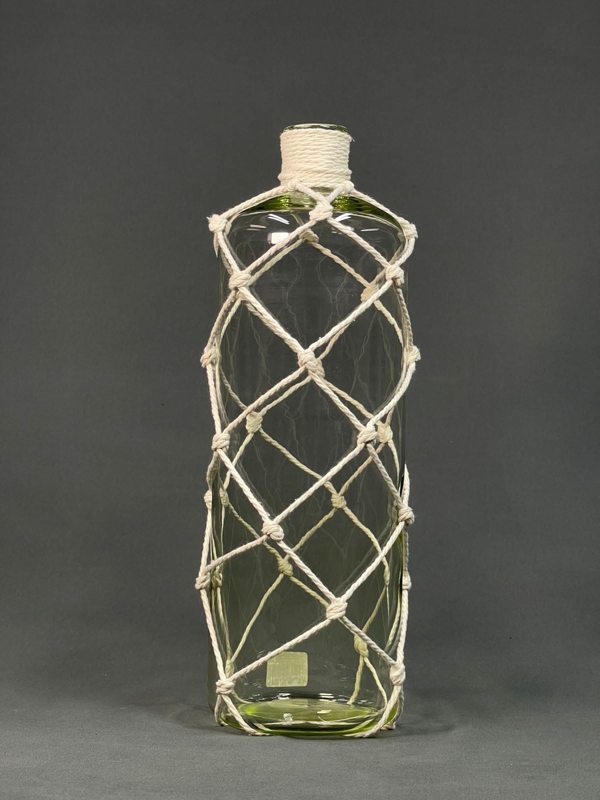 Ваза Джонс Белый