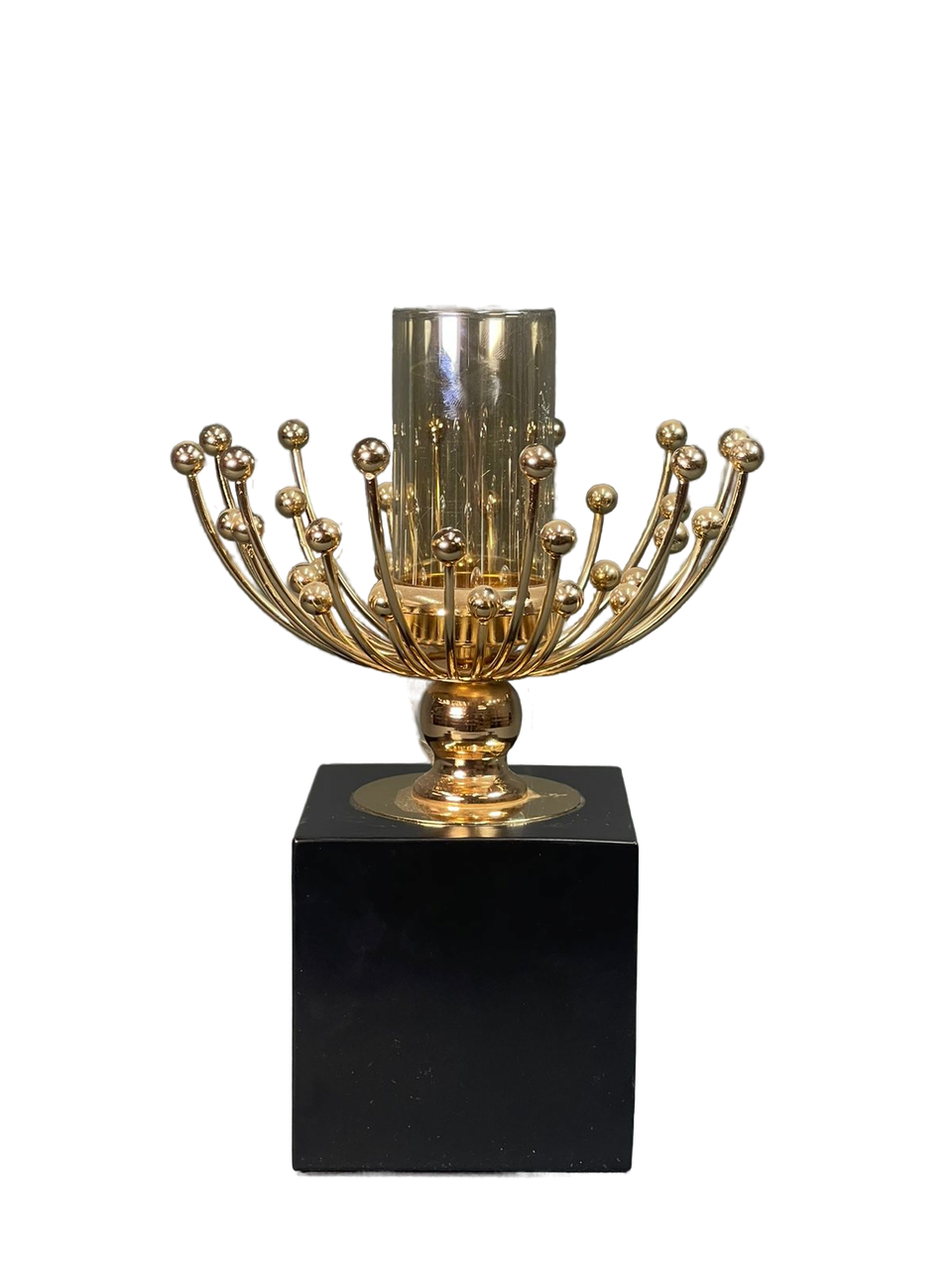 Подсвечник на черном мраморе