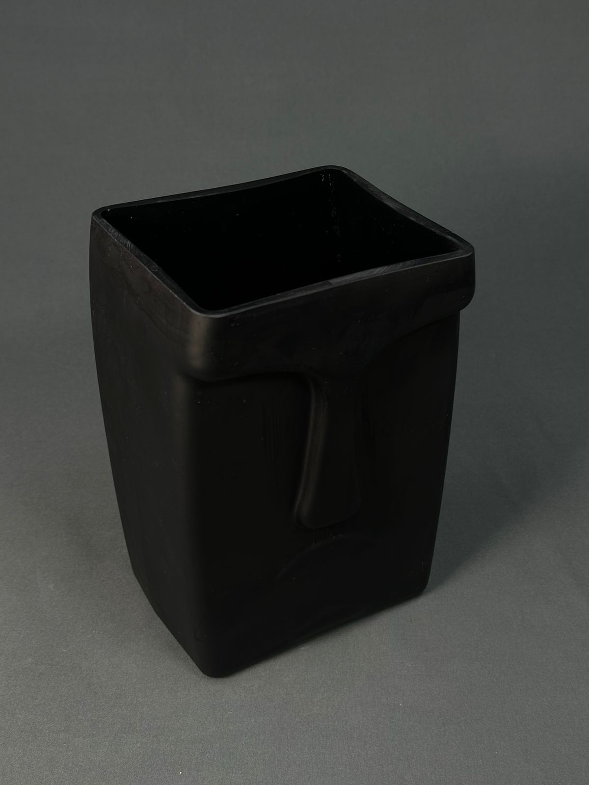 Ваза-квадратная Пять вечеров МОАИ-2