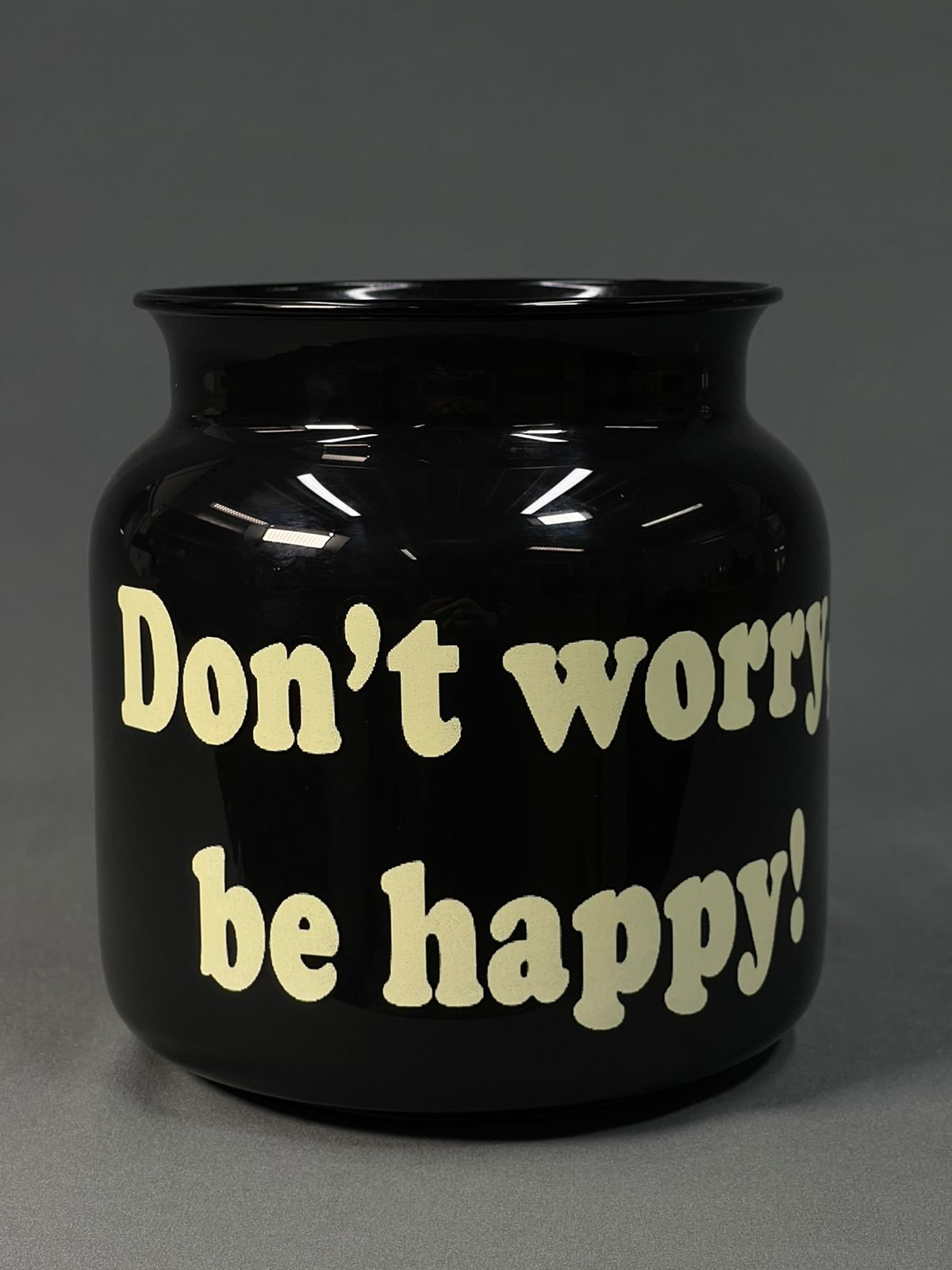 Ваза Don^t worry, be happy! Черный Лемож-1