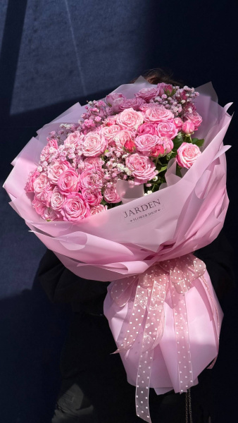 Моно-букет из кустовых роз (9шт)