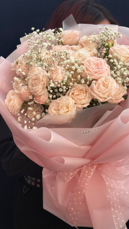 Моно-букет из кустовых роз №2 (7шт)