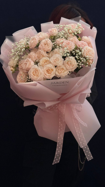 Моно-букет из кустовых роз №2 (9шт)