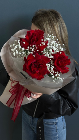 Моно-букет из красной розы (3шт)