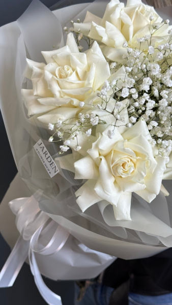 Моно-букет из белой розы (5шт)