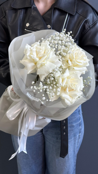 Моно-букет из белой розы (3шт)