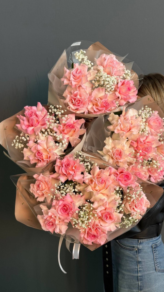 Моно-букет из розовой розы (3шт)