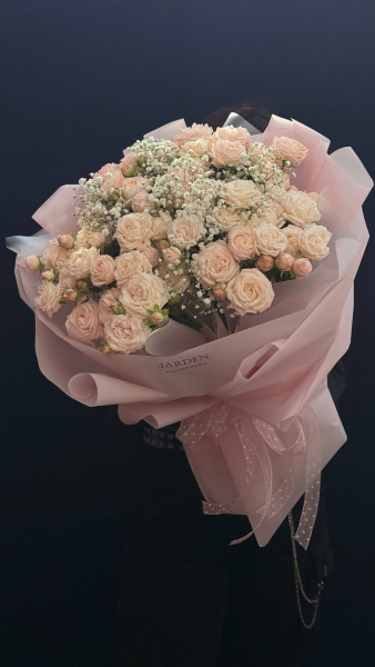 Моно-букет из кустовых роз №2 (9шт)