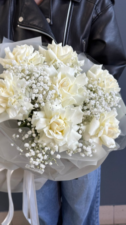 Моно-букет из белой розы (7шт)