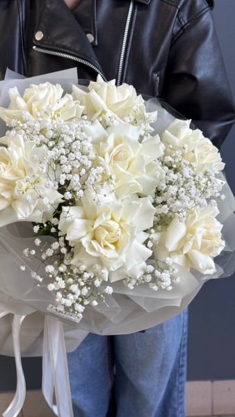 Моно-букет из белой розы (7шт)